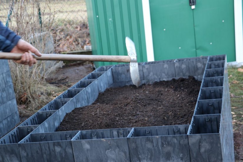 Hochbeet in Form eines H - Breite: 375 cm, Länge: 200 cm, Höhe: 87 cm